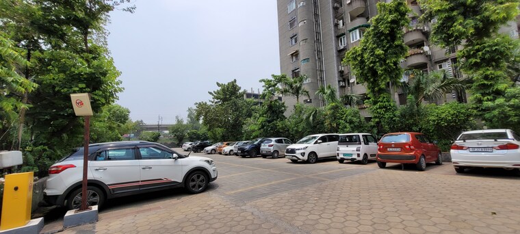  Parking, ganga-apartment-kaushambi 3.5 Bedroom 1800 Sq.Ft. Apartment In Dabur Chowk Ghaziabad 8864778