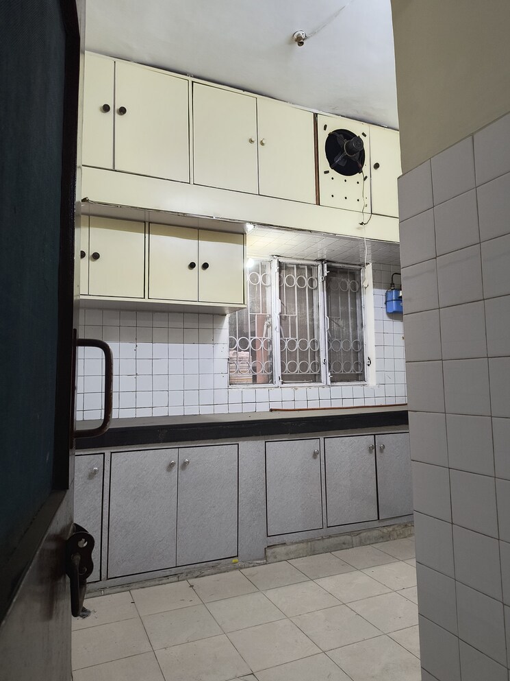 Kitchen, sarita vihar 3 Bedroom 1700 Sq.Ft. Apartment In Sarita Vihar Delhi 8864807