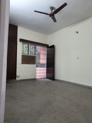 Bedroom in 3 BHK Apartment at Sarita Vihar – for Rent