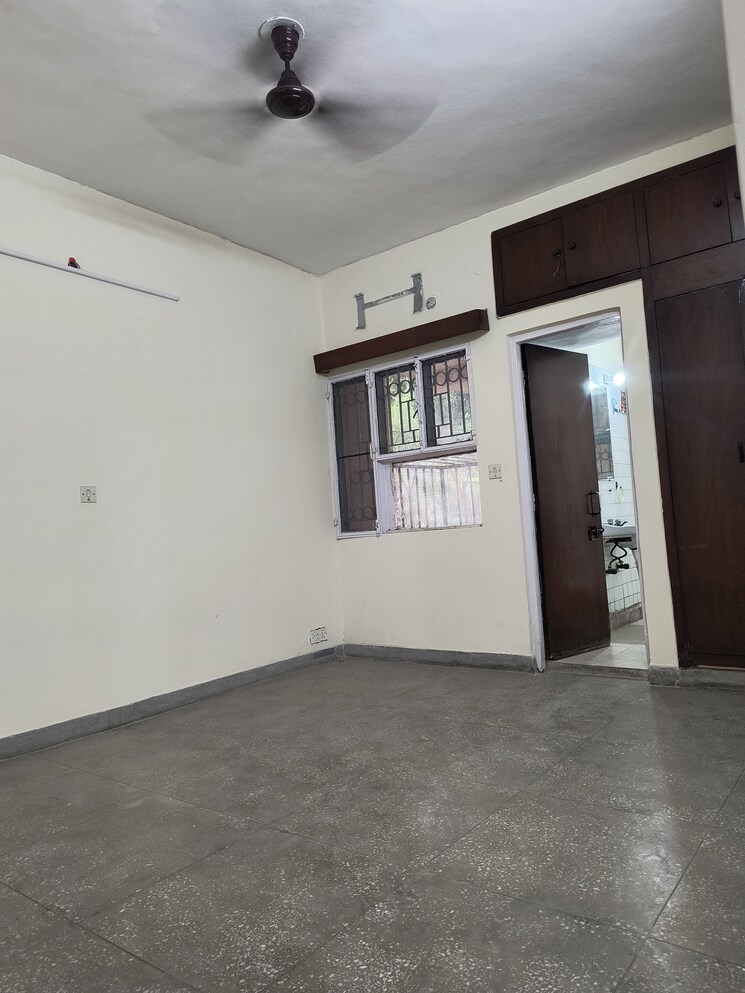 Master Bedroom, sarita vihar 3 Bedroom 1700 Sq.Ft. Apartment In Sarita Vihar Delhi 8864807