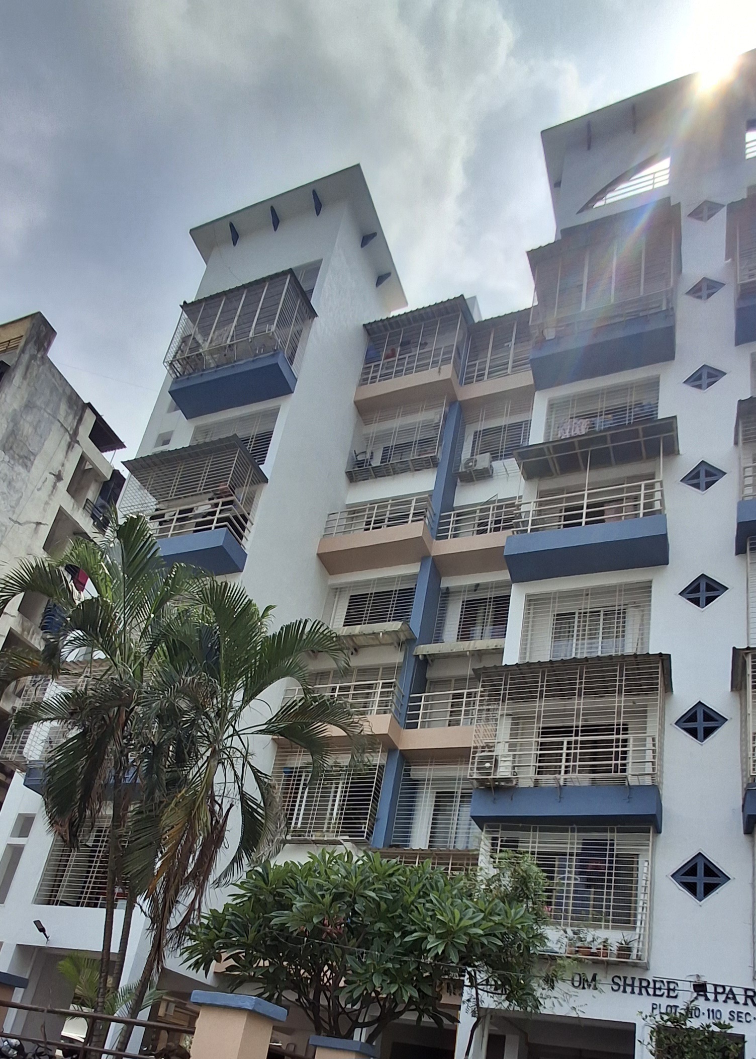 2 BHK Apartment For Rent in Om Shree Building