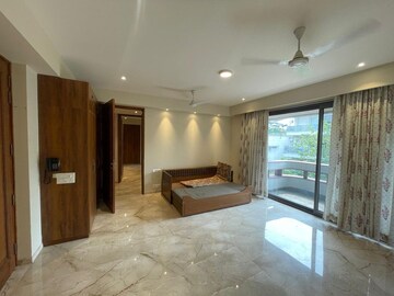 Living Room in 1 BHK Builder Floor at Defence Colony – for Rent