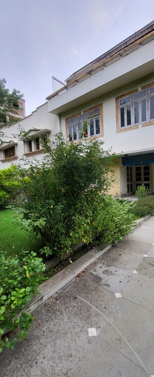 6 BHK Villa – Exterior View View at Jor Bagh - for Sale
