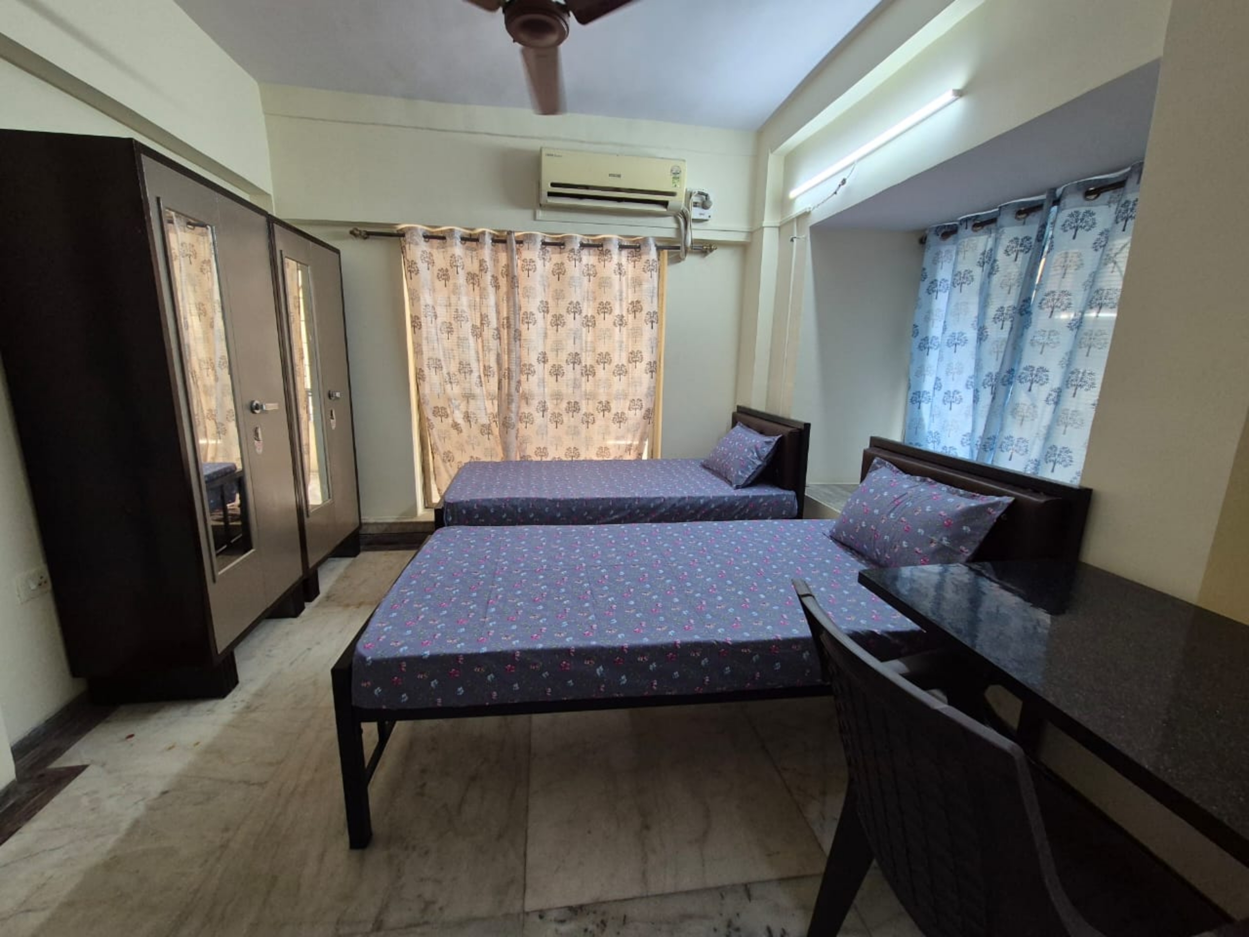 Pg For Rent in Ghar Apna 