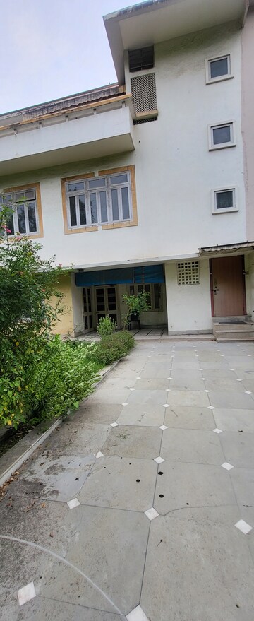 Balcony in 6 BHK Villa at Jor Bagh – for Sale