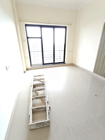 Room in 2 BHK Apartment at K Raheja Heights, Malad East – for Rent