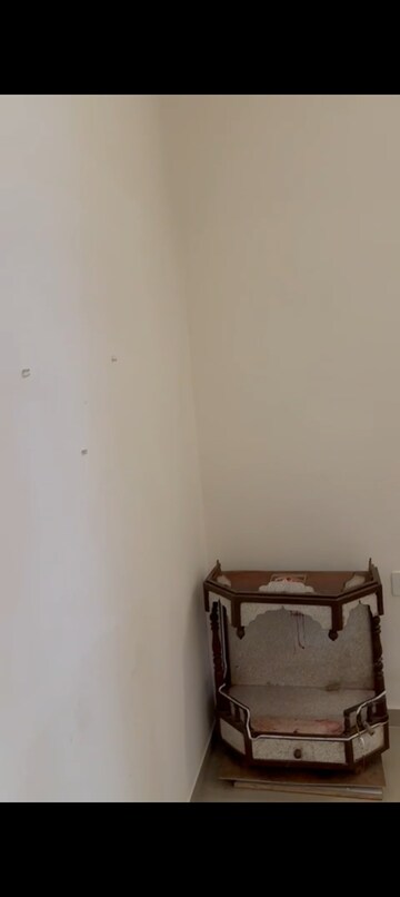 Furnished Amenities in 3 BHK Apartment at Omaxe Waterscapes, Gomti Nagar – for Rent