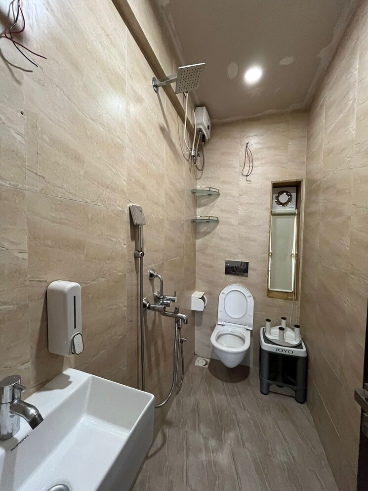 Bathroom, versova-heaven-chs 1 Bedroom 450 Sq.Ft. Apartment In Andheri West Mumbai 8865135