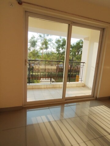 Room in 2 BHK Apartment at Prestige Royale Gardens, Gantiganahalli – for Rent