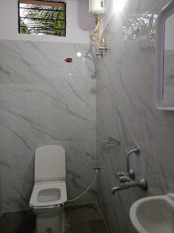 Bathroom in 1 BHK Apartment at Kondapur – for Rent