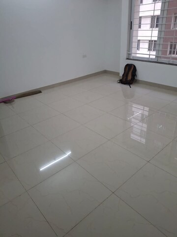 Room in 2 BHK Apartment at Amanora Victory Towers, Hadapsar – for Rent