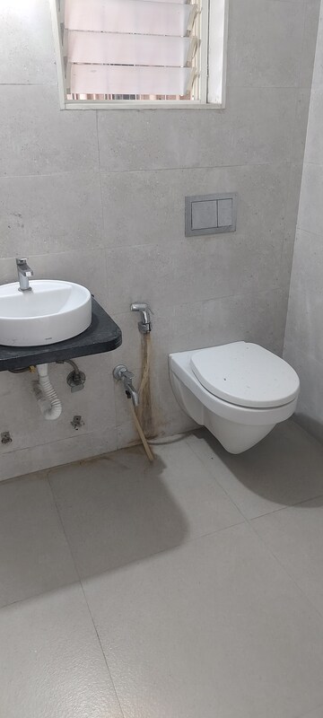 Master Bedroom in 2.5 BHK Apartment at Rosa Oasis, Ghodbunder Road – for Rent