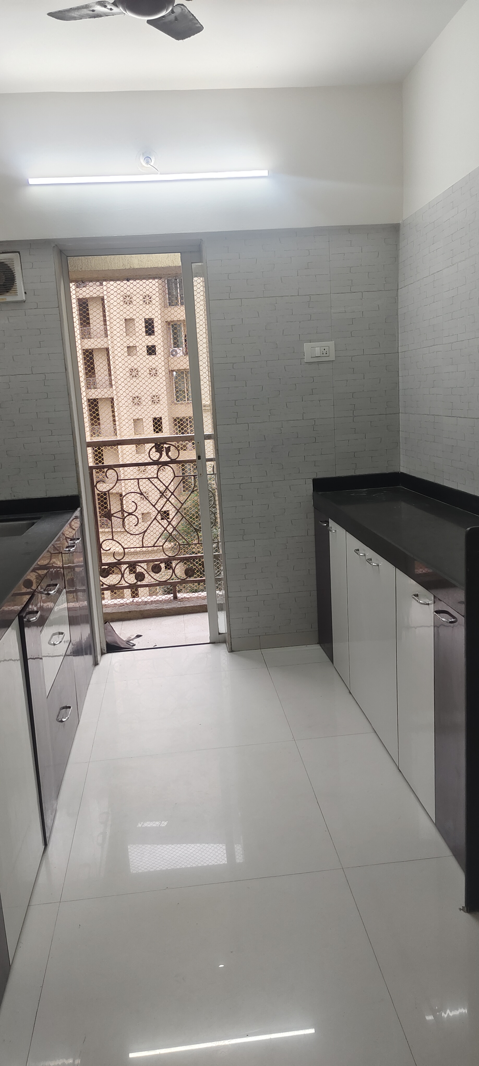 2.5 BHK + Extra Room 1100 Sq.Ft. Apartment in Rosa Oasis
