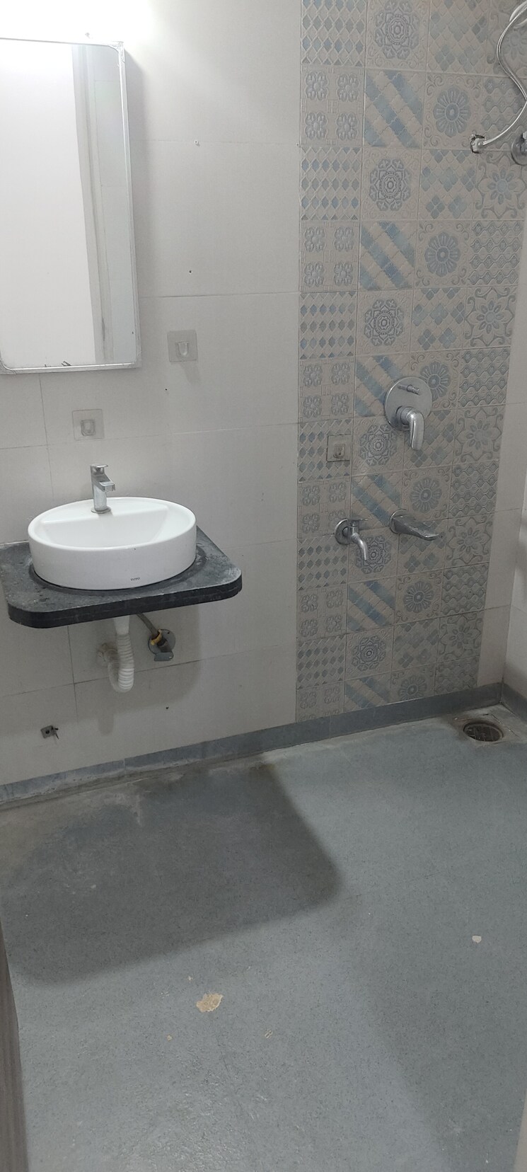 Bathroom, rosa-oasis 2.5 Bedroom 1100 Sq.Ft. Apartment In Ghodbunder Road Thane 8865245