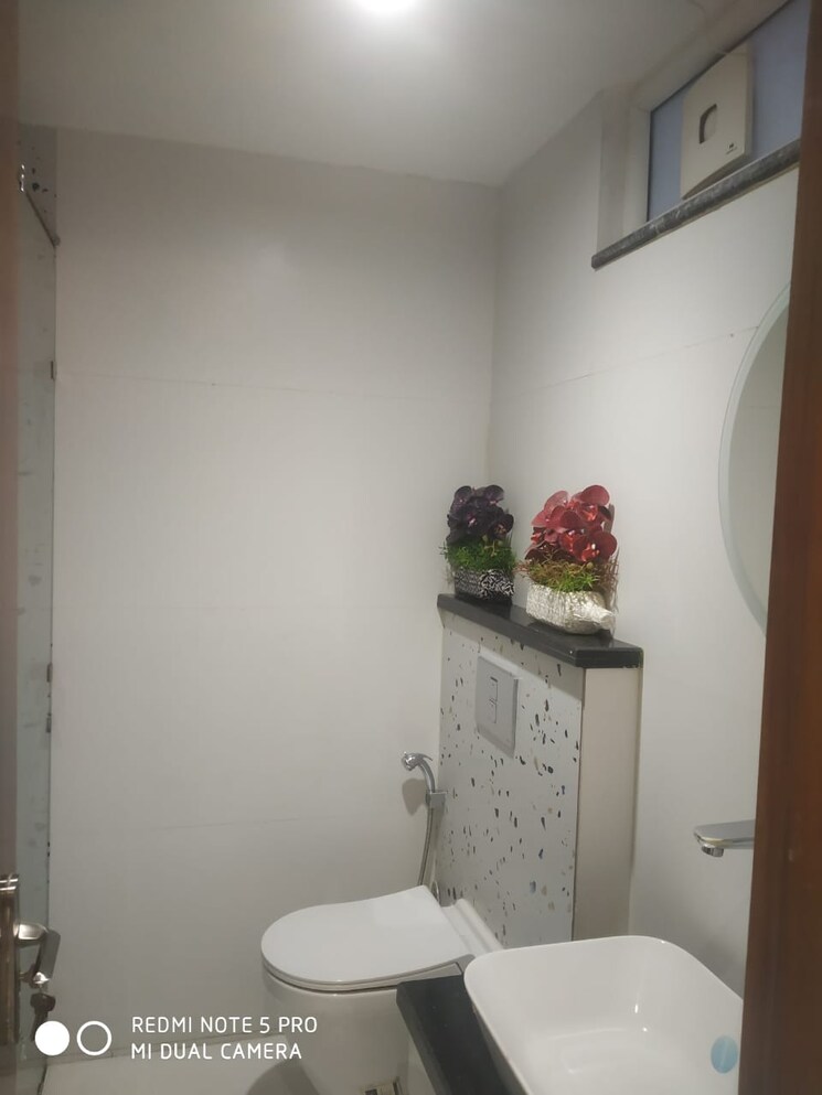 Bathroom, sector 55 3 Bedroom 263 Sq.Yd. Builder Floor In Sector 55 Gurgaon 8862938