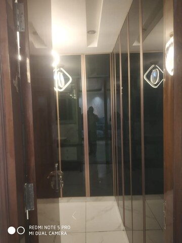 Building Lobby in 3 BHK Builder Floor at Sector 55 – for Rent