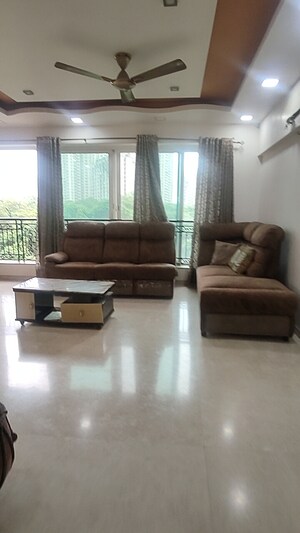 Living Room in 2.5 BHK Apartment at Hiranandani Meadows, Manpada – for Sale
