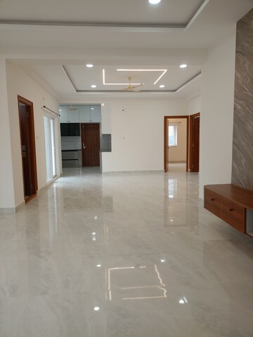 Room in 3 BHK Apartment at Kondapur – for Rent