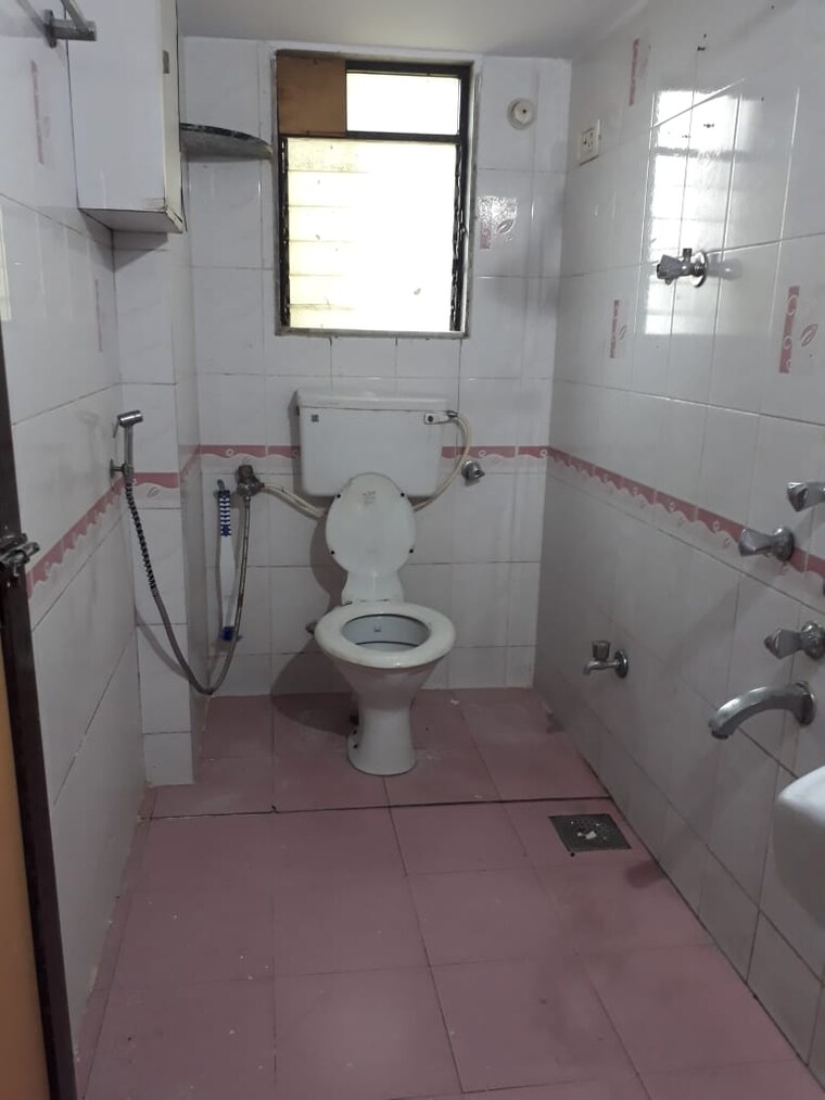 Bathroom, himgiri-lokupvan-phase-ii-chs-ltd 2 Bedroom 1050 Sq.Ft. Apartment In Vasant Vihar Thane 8865270