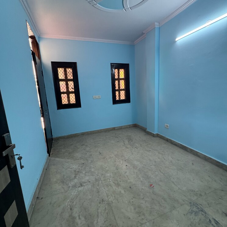 Room, vishnu garden 1 Bedroom 50 Sq.Yd. Builder Floor In Vishnu Garden Delhi 8865267