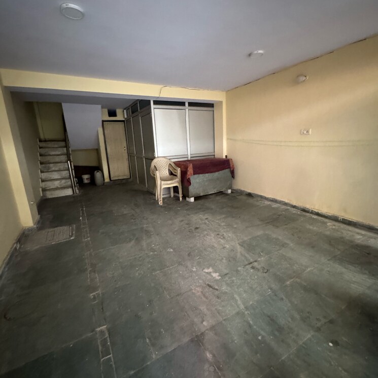  Parking, vishnu garden 1 Bedroom 50 Sq.Yd. Builder Floor In Vishnu Garden Delhi 8865267