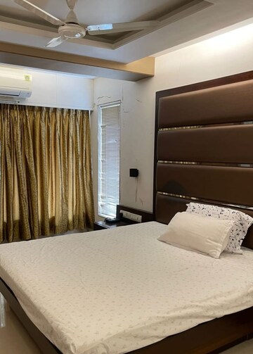 Bedroom in 2 BHK Apartment at Lodha Amara, Kolshet Road – for Rent