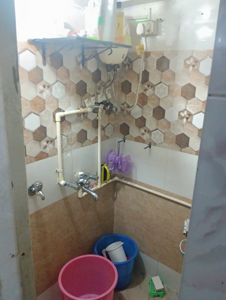 Bathroom, goregaon west 1 Bedroom 650 Sq.Ft. Apartment In Goregaon West Mumbai 8865319