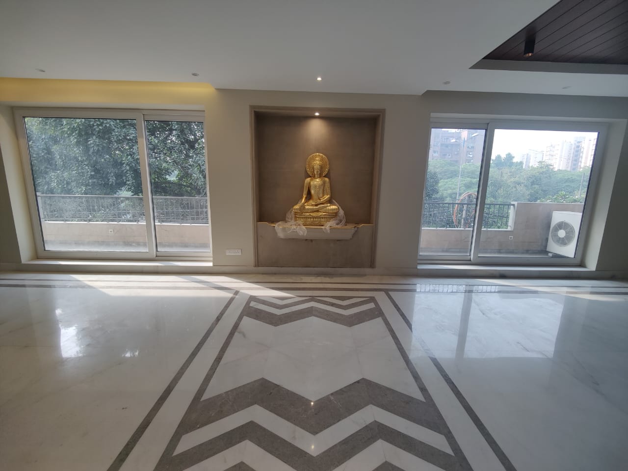 4 BHK + Pooja Room,Servant Room,Study Room,Extra Room Apartment For Rent in Veera Safdarjung Enclave