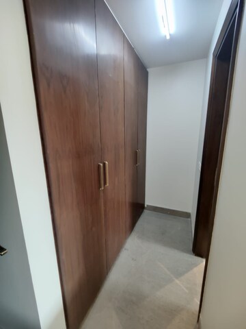 Building Lobby in 4 BHK Apartment at Veera Safdarjung Enclave, Safdarjung Enclave – for Rent