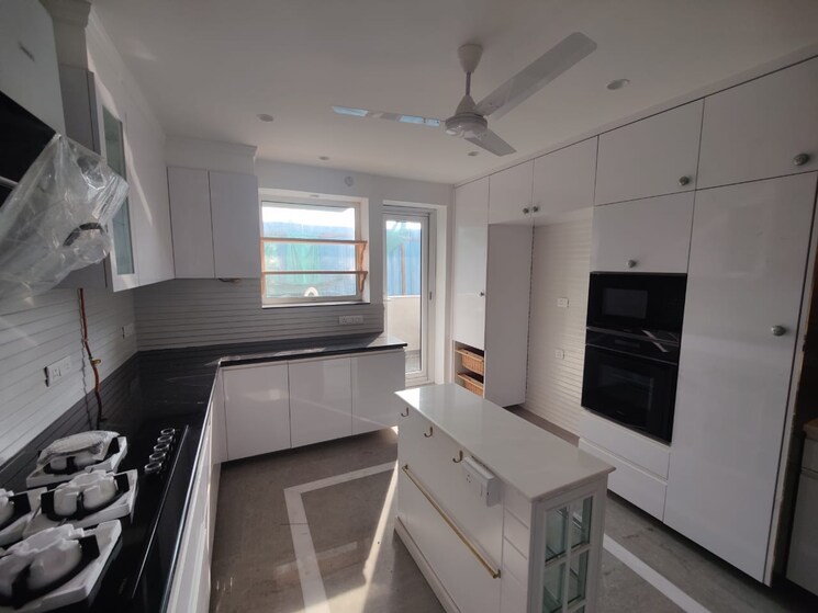 Kitchen, veera-safdarjung-enclave 4 Bedroom 3000 Sq.Ft. Apartment In Safdarjung Enclave Delhi 8865321