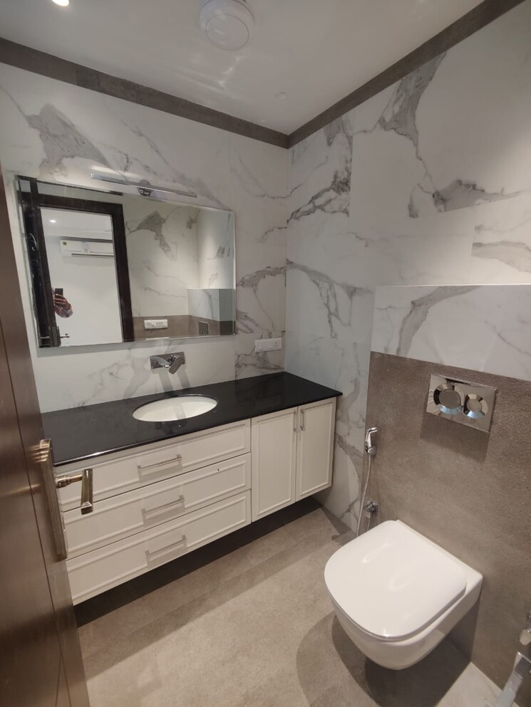 Kitchen, veera-safdarjung-enclave 4 Bedroom 3000 Sq.Ft. Apartment In Safdarjung Enclave Delhi 8865321