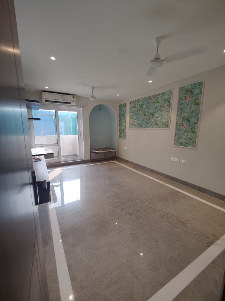 Kitchen, veera-safdarjung-enclave 4 Bedroom 3000 Sq.Ft. Apartment In Safdarjung Enclave Delhi 8865321