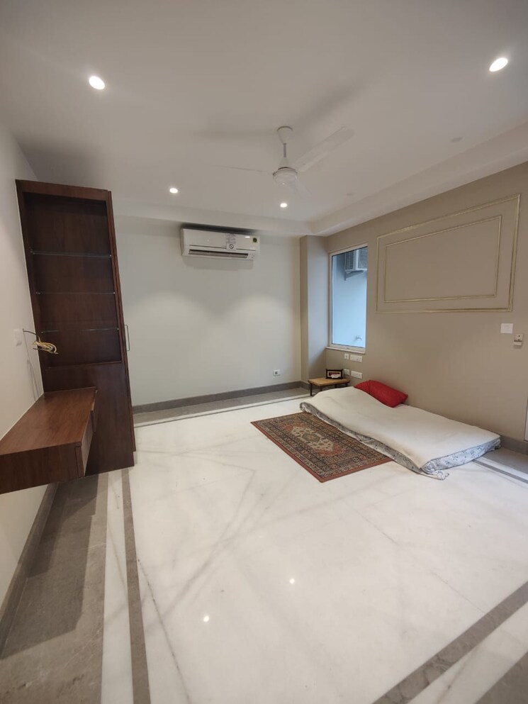 Kitchen, veera-safdarjung-enclave 4 Bedroom 3000 Sq.Ft. Apartment In Safdarjung Enclave Delhi 8865321