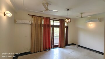 Room in 2 BHK Builder Floor at Sarvapriya Vihar – for Rent