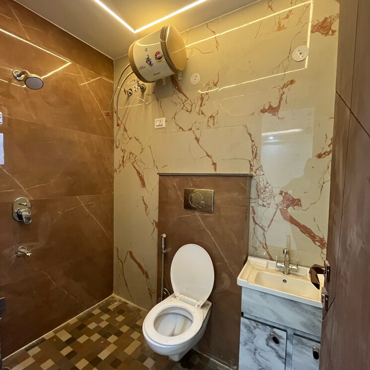 Bathroom, chattarpur 3 Bedroom 1300 Sq.Ft. Builder Floor In Chattarpur Delhi 8865347