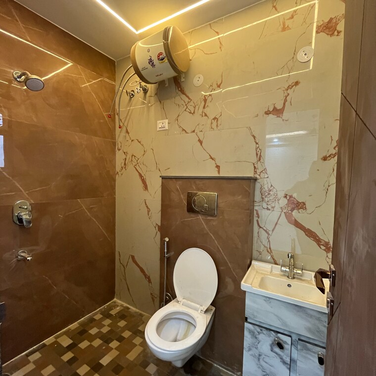 Bathroom, chattarpur 3 Bedroom 1300 Sq.Ft. Builder Floor In Chattarpur Delhi 8865347