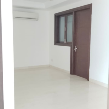 Room in 3 BHK Builder Floor at Sector 23a – for Rent