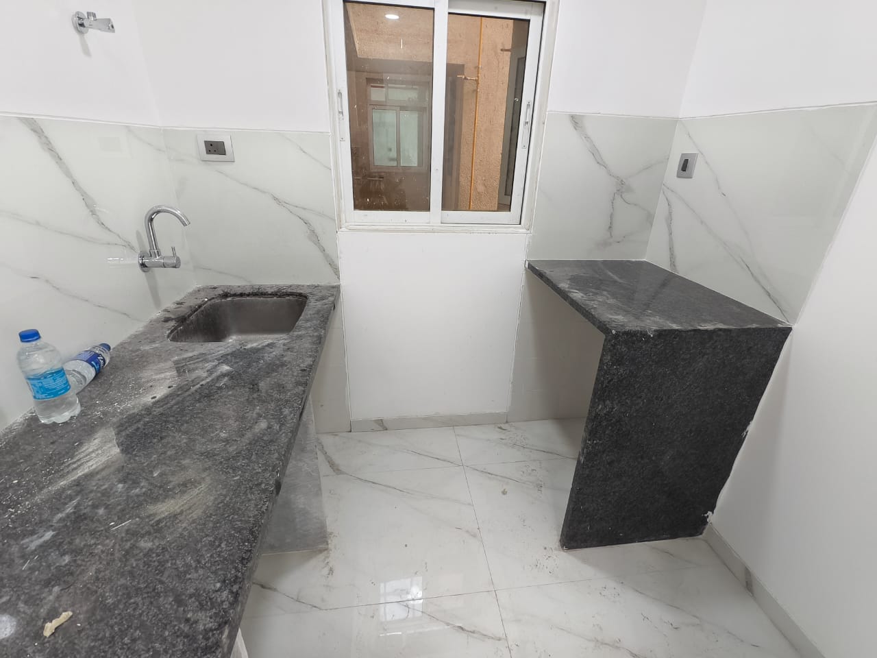 1 BHK Apartment For Rent in Nahar Amaryllis Towers and Plaza