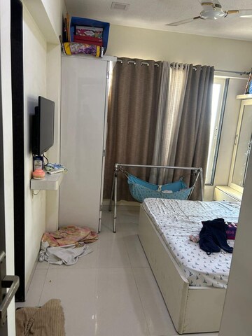 Master Bedroom in 2 BHK Apartment at Gsa Grandeur, Malad East – for Sale