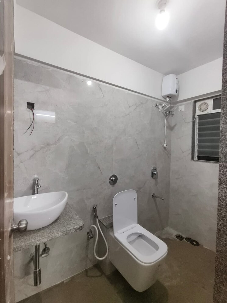 Bathroom, gulmohar-chs-goregaon 2 Bedroom 550 Sq.Ft. Apartment In Goregaon West Mumbai 8865377
