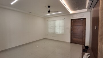 Room in 3 BHK Apartment at Movie Towers, Kokapet – for Rent