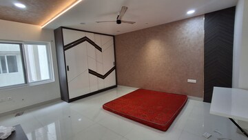 Room in 3 BHK Apartment at Movie Towers, Kokapet – for Rent