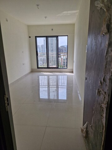 Room in 2 BHK Apartment at Gulmohar CHS Goregaon, Goregaon West – for Rent