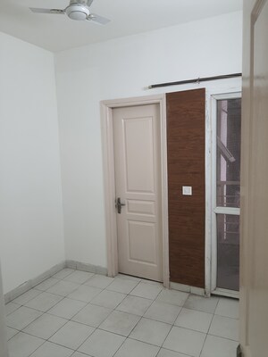 Room in 4 BHK Apartment at BPTP The Resort, Sector 75 – for Sale