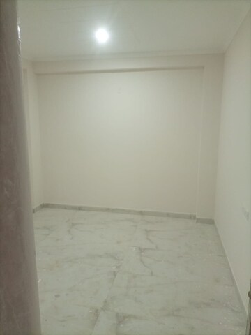 Room in 2 BHK Builder Floor at Sector 8 Dwarka – for Rent