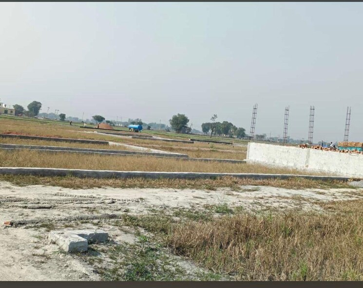 Garden, sector 22b yamuna expressway  105 Sq.Yd. Plot In Sector 22b Yamuna Expressway Greater Noida 8865470