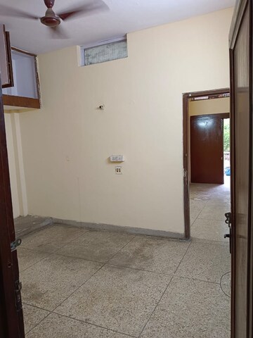 Room in 2 BHK Builder Floor at Lajpat Nagar 4 – for Rent