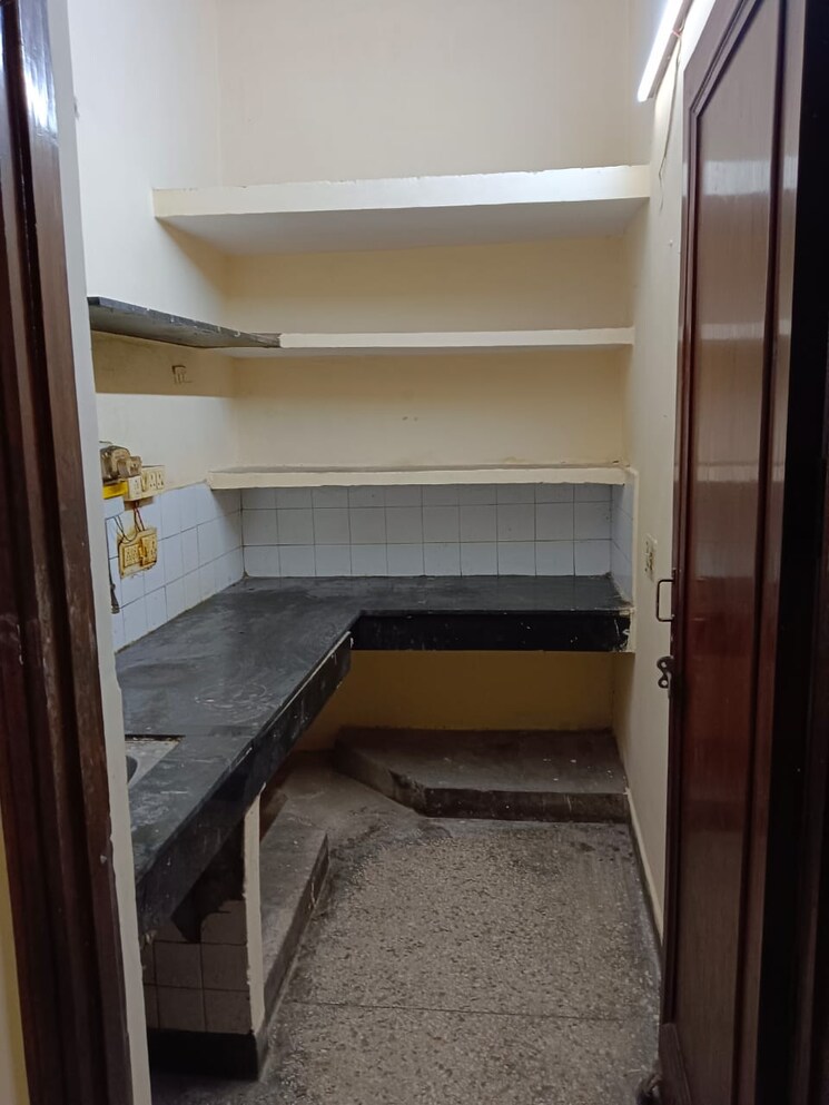 Kitchen, lajpat nagar 4 2 Bedroom 1000 Sq.Ft. Builder Floor In Lajpat Nagar 4 Delhi 8865473