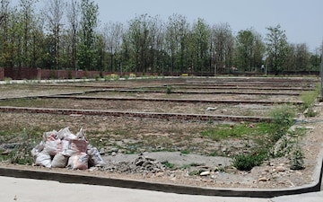 Plot For Sale in Kuwan Wala
