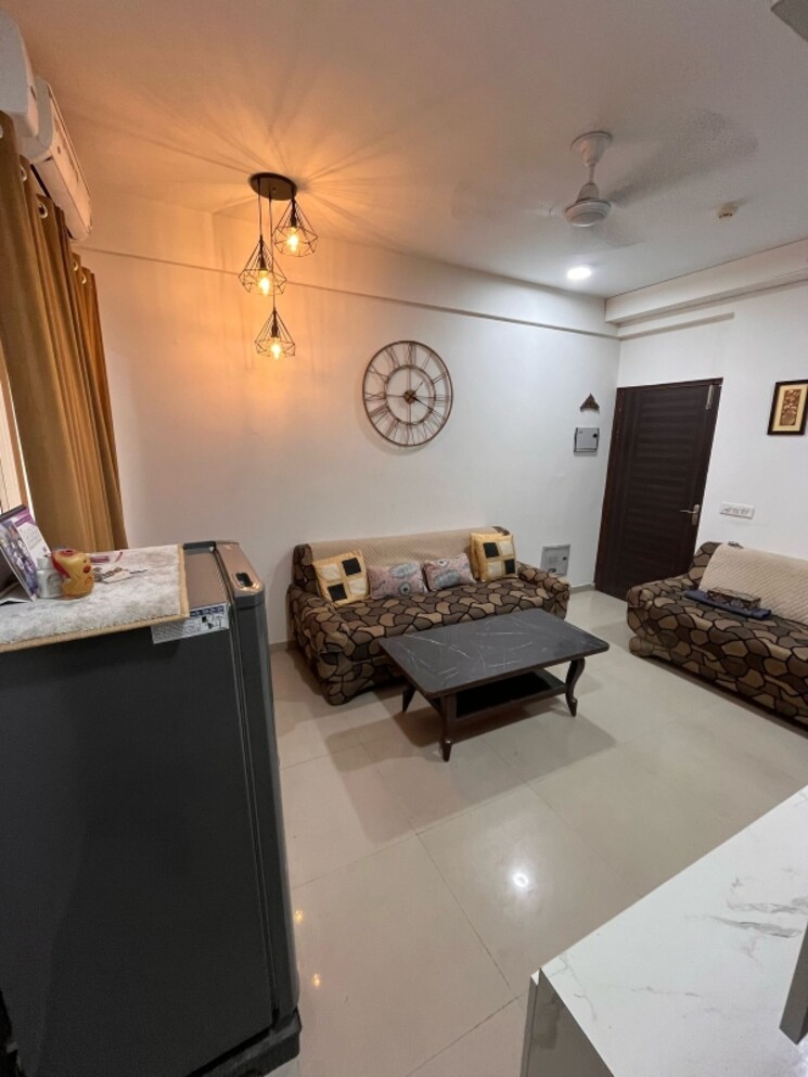 Living Room, amrapali-golf-homes 2 Bedroom 835 Sq.Ft. Apartment In Sector 4 Greater Noida Greater Noida 8865486